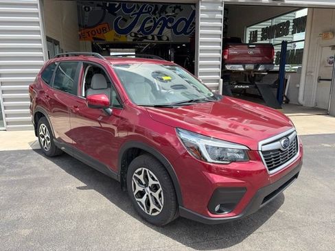 Used 2021 Subaru Forester Premium AWD/4WD image 4