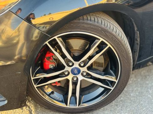 Used 2017 Ford Focus ST w/ Equipment Group 401A image 17