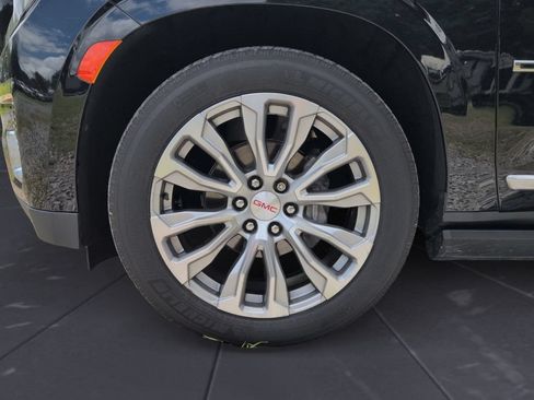 Used 2022 GMC Yukon Denali w/ Denali Premium Package AWD/4WD image 29