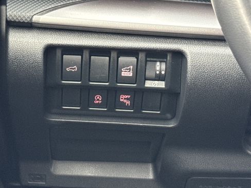 Used 2020 Subaru Forester Premium image 4