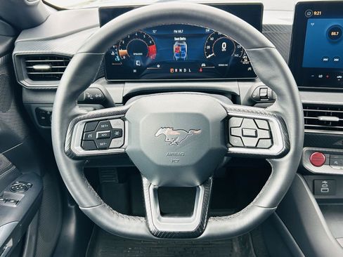 Used 2025 Ford Mustang Coupe RWD image 13