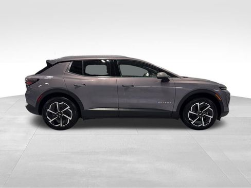 New 2026 Chevrolet Equinox EV LT AWD/4WD image 40