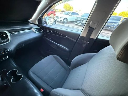 Used 2016 Kia Sorento FWD w/ LX Convenience Package image 47