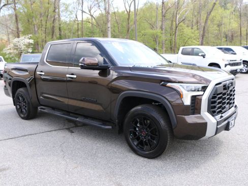 Used 2023 Toyota Tundra Limited w/ TRD Off-Road Package AWD/4WD image 10