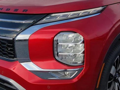 New 2026 Mitsubishi Outlander SE image 10