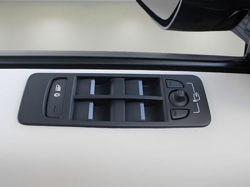 Used 2025 Land Rover Discovery Sport S AWD/4WD image 11