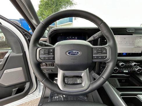 New 2026 Ford F250 Lariat w/ Black Appearance Package AWD/4WD image 15