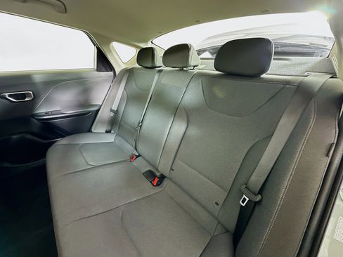 Used 2025 Kia K4 LXS image 27