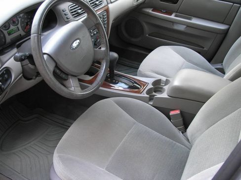 Used 2007 Ford Taurus SEL image 3