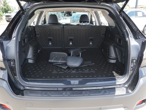 Used 2025 Subaru Outback Touring XT AWD/4WD image 39
