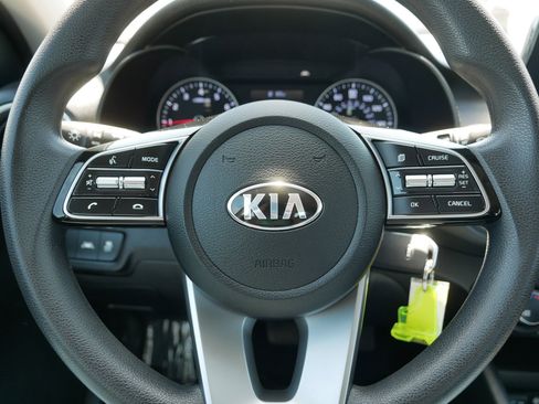 Certified 2021 Kia Forte LXS FWD image 25