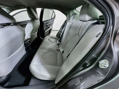 Used 2022 Toyota Camry XLE FWD image 15