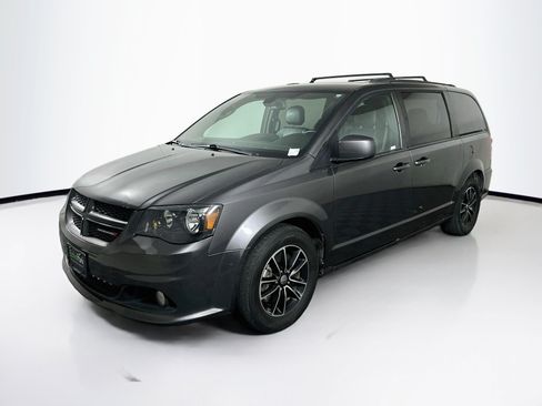 Used 2019 Dodge Grand Caravan GT FWD image 3