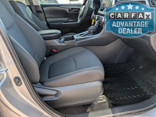 Used 2025 Toyota RAV4 LE AWD/4WD image 20