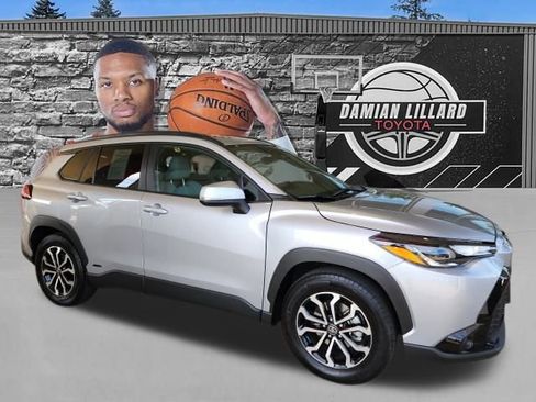 Used 2024 Toyota Corolla Cross SE image 1