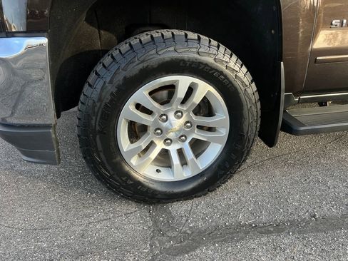 Used 2018 Chevrolet Silverado 1500 LT w/ All Star Edition image 11