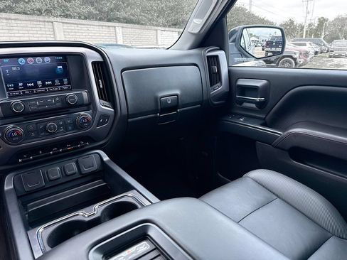 Used 2018 GMC Sierra 1500 SLT w/ All-Terrain Package AWD/4WD image 26
