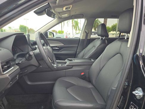 Certified 2026 Toyota Grand Highlander FWD image 21