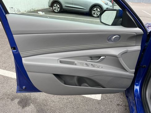 Used 2025 Hyundai Elantra SEL image 20