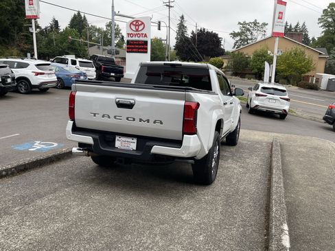 Certified 2025 Toyota Tacoma Limited AWD/4WD image 7