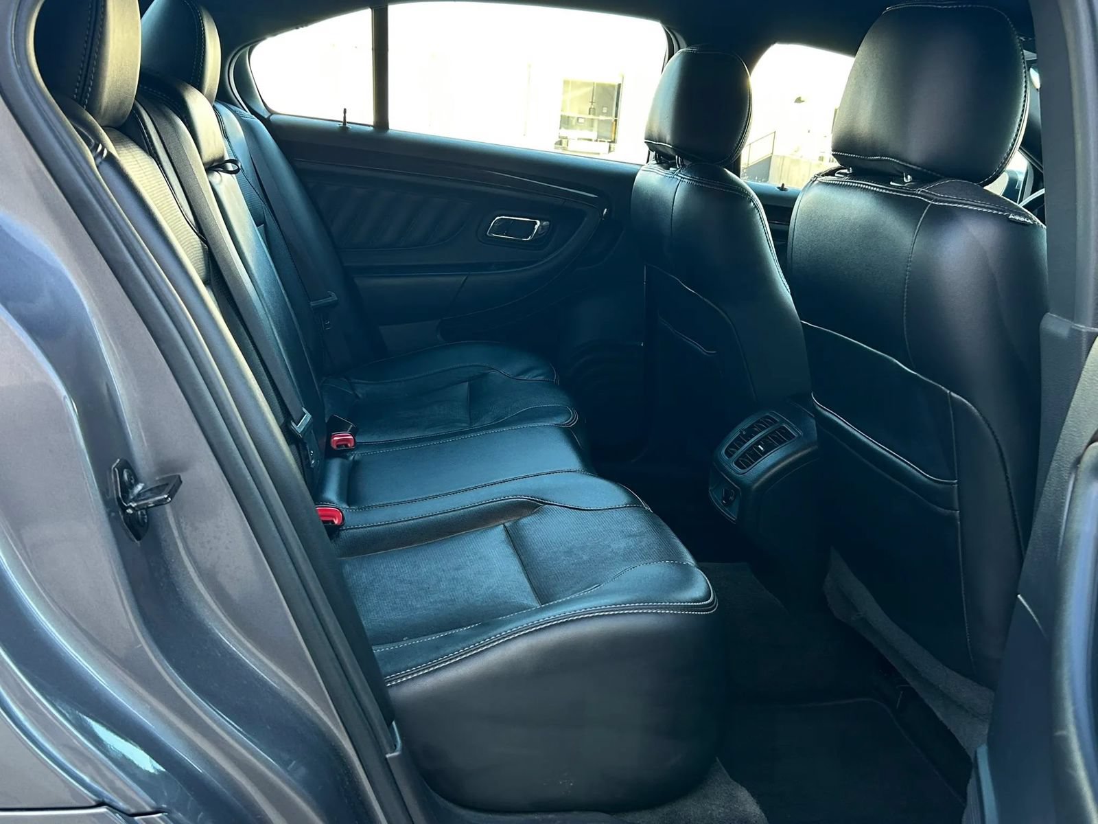Used 2013 Ford Taurus Limited FWD image 14