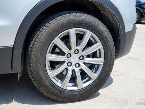 Used 2020 Cadillac XT4 Premium Luxury image 10