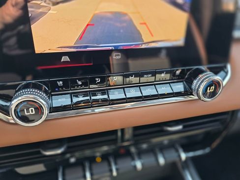 Used 2025 GMC Canyon AT4 w/ AT4 Premium Package AWD/4WD image 31