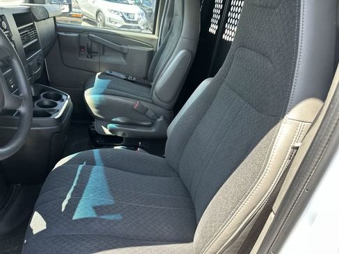 Used 2024 Chevrolet Express 2500 w/ Driver Convenience Package RWD image 15