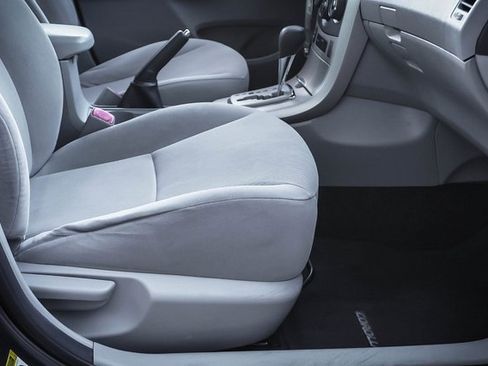 Used 2013 Toyota Corolla LE image 22