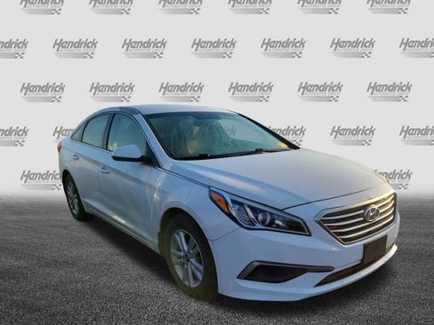 Used 2016 Hyundai Sonata SE image 2