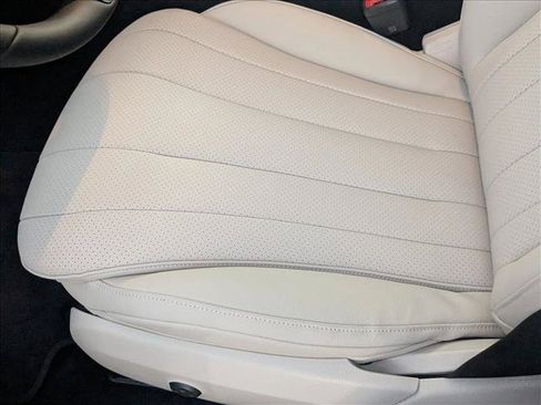 Used 2026 Mercedes-Benz E 350 Sedan image 4