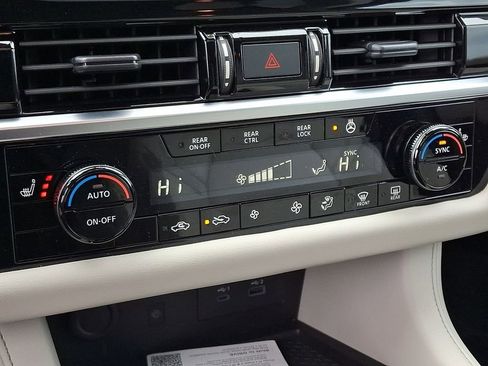 Certified 2023 Nissan Pathfinder SL w/ SL Premium Package AWD/4WD image 17