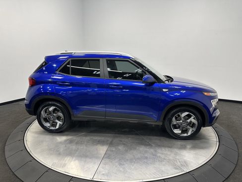 Certified 2021 Hyundai Venue SEL FWD image 8