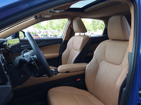 Used 2025 Lexus NX 250 FWD w/ Premium Package image 35