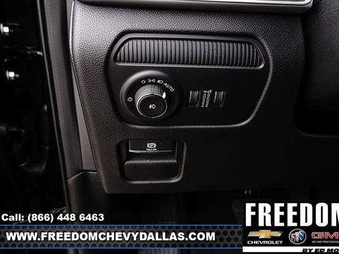 Used 2025 Jeep Wagoneer L Series II AWD/4WD image 19