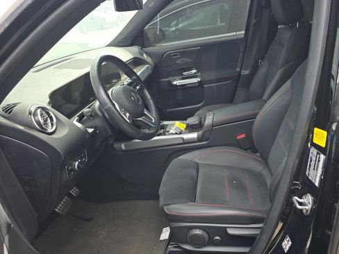 Used 2022 Mercedes-Benz GLB 250 4MATIC image 3