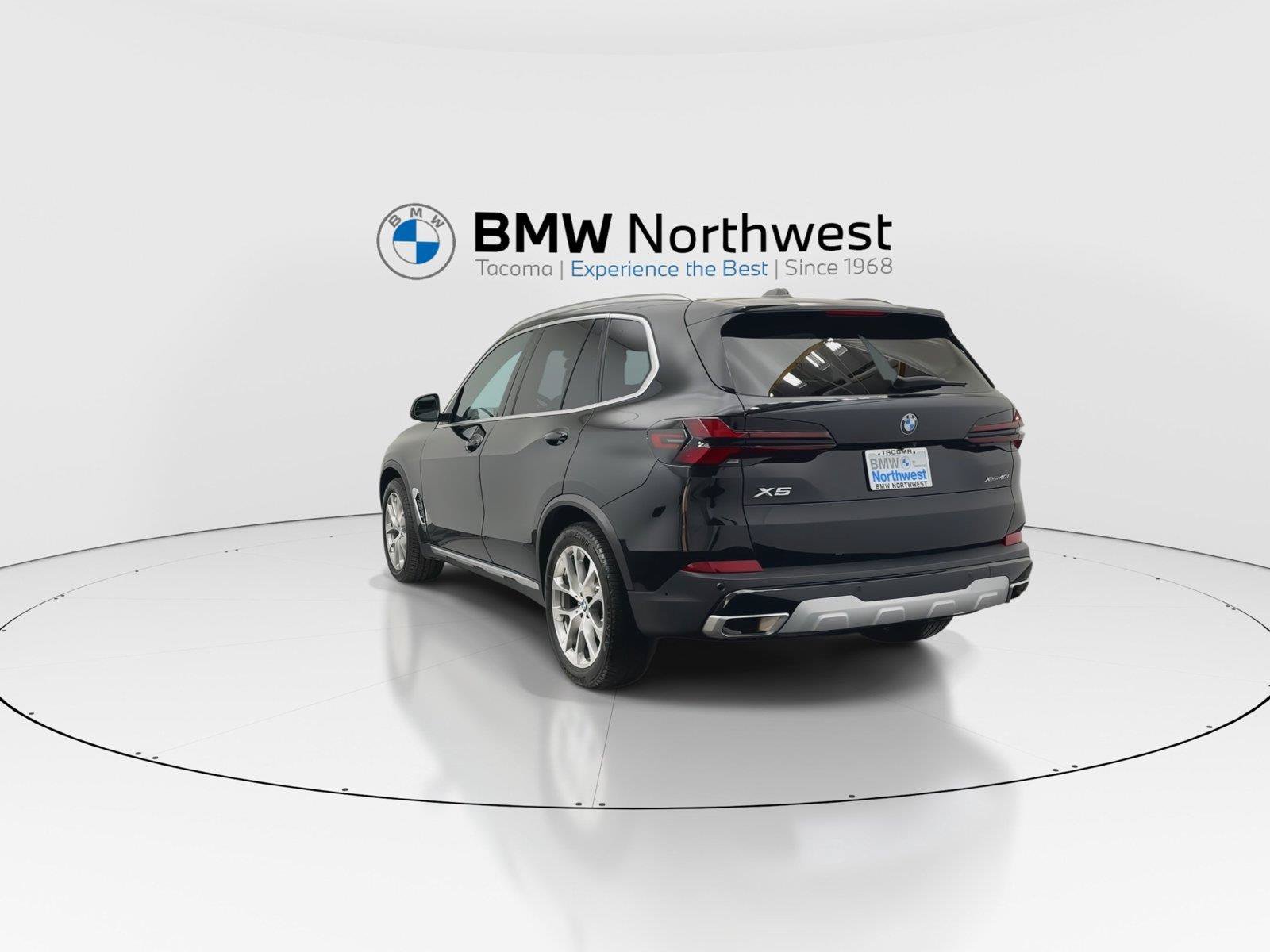 Used 2024 BMW X5 xDrive40i w/ Parking Assistance Package AWD/4WD image 13