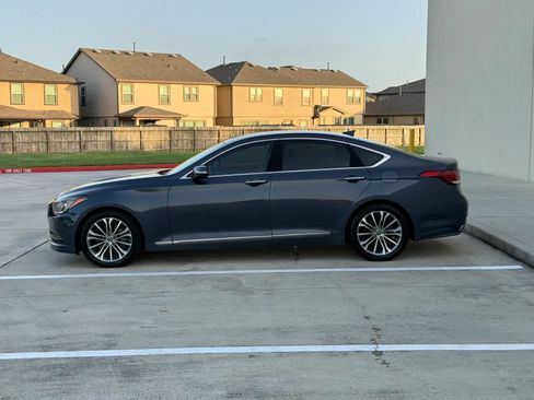 Used 2015 Hyundai Genesis 3.8 RWD image 4