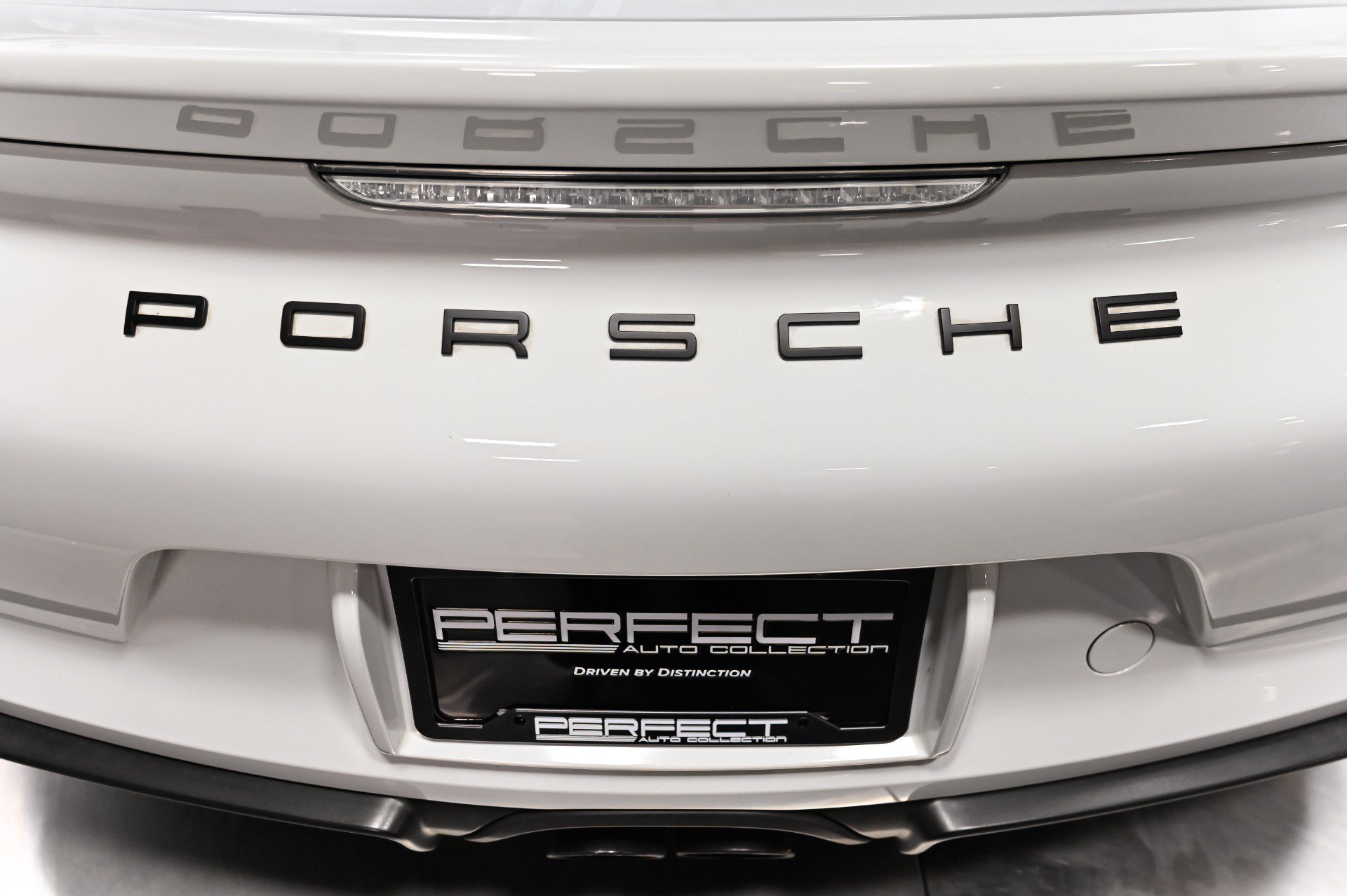 Used 2016 Porsche Cayman GT4 RWD image 15