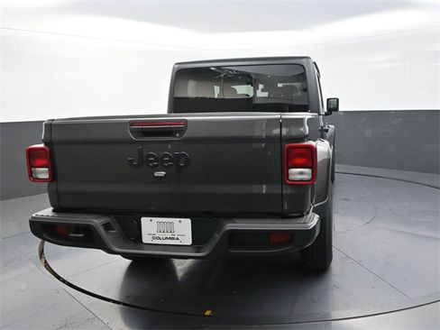 New 2025 Jeep Gladiator Sport image 6