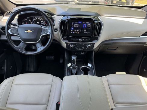 Used 2022 Chevrolet Traverse Premier AWD/4WD image 3