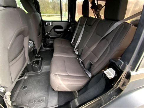 Used 2023 Jeep Wrangler Sport image 37