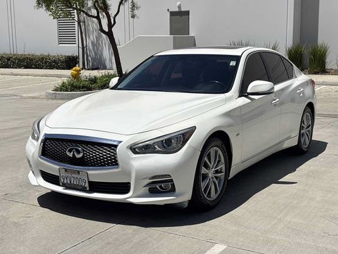 Used 2017 INFINITI Q50 2.0t w/ Moonroof Package RWD image 7
