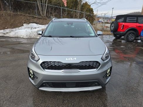 Used 2022 Kia Niro EX image 9