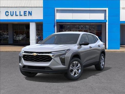 New 2026 Chevrolet Trax LS w/ Driver Confidence Package image 6