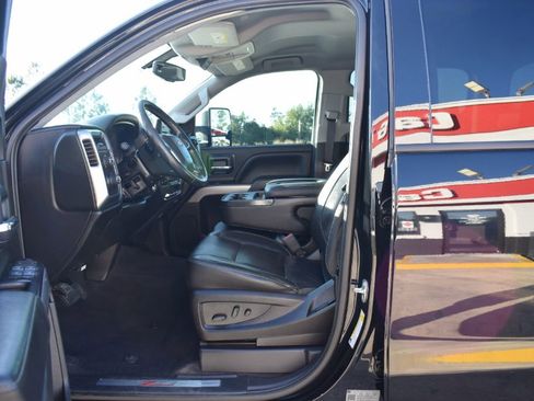 Used 2018 Chevrolet Silverado 1500 LT w/ All Star Edition image 9