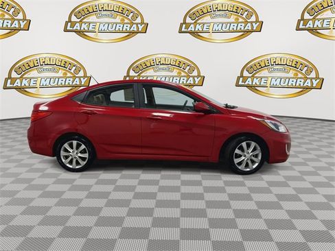 Used 2013 Hyundai Accent GLS w/ Premium Pkg image 4