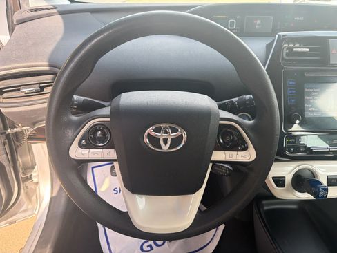 Used 2018 Toyota Prius Two w/ Prius Two Safety Plus Package FWD image 14
