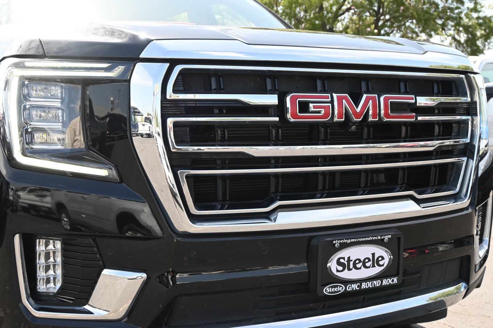Used 2024 GMC Yukon XL SLT w/ SLT Luxury Package AWD/4WD image 28