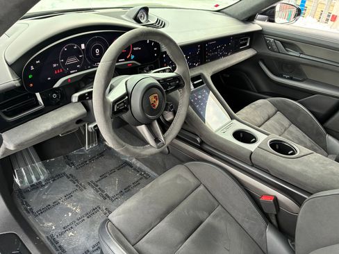 Used 2023 Porsche Taycan GTS image 4